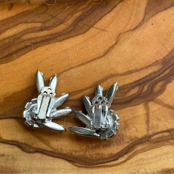 Vintage Juliana-Style Elegant Silver and Black Crystal Earrings - Picture 5 of 6